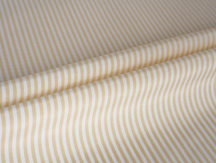 Aplikace trvanlivé a krásné příze zbarvené obložení podšívky ve špičkovém designu šatů